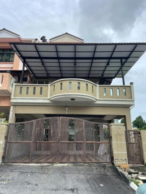 8 Rooms Budget 3 Tingkat USM Gelugor Georgetown